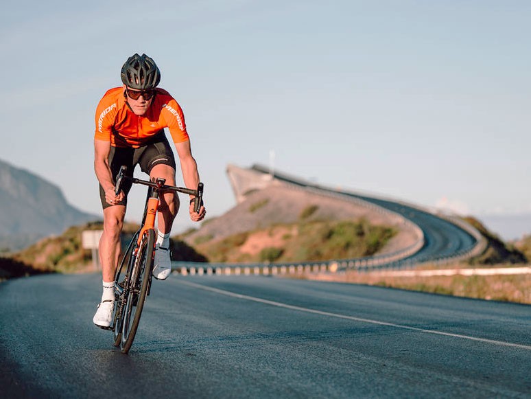 Improve Your Cycling Performance: Training and Nutrition Tips
